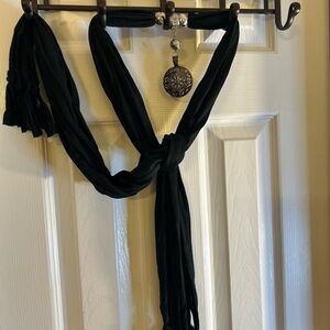 Women’s black necklace scarf, pre-owned and in good condition.